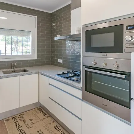 Vacay Pinos, En Un Entorno Tranquilo En La Costa Brava, Holiday home L'Escala